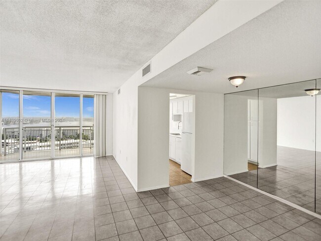 Building Photo - 18031 Biscayne Blvd