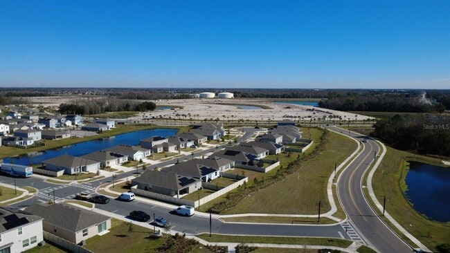 Building Photo - 2426 Skyline Lp