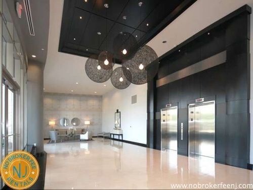 Foto del edificio - 111 River Rd