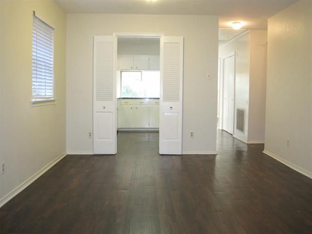 Foto del edificio - 6545 Ascot Ln