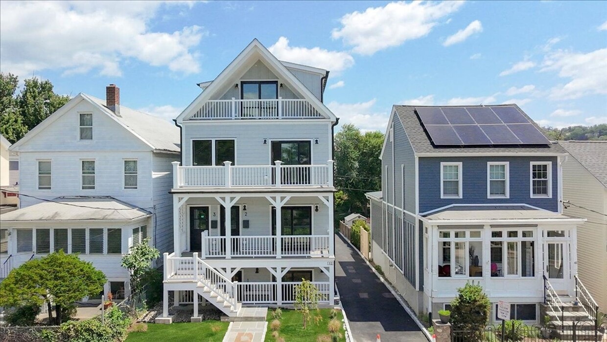 Primary Photo - 46 Hudson St