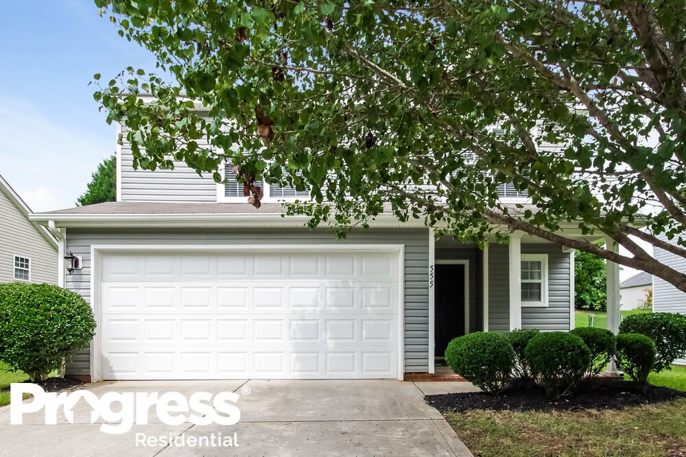 Foto principal - 555 River View Dr
