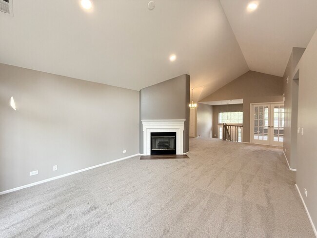 Foto del edificio - 1623 Camberley Ct