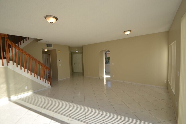 Foto del edificio - 150 NW 207th Way