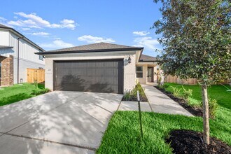 Building Photo - 16529 Breezy Knl Ct Building Photo - 16529 Breezy Knl Ct