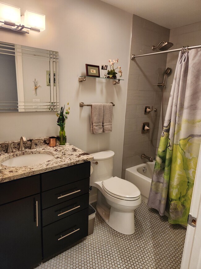 Cierre aéreo - 1601 W School St