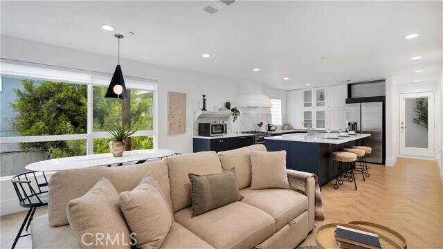 Foto del edificio - 1351 Seward St