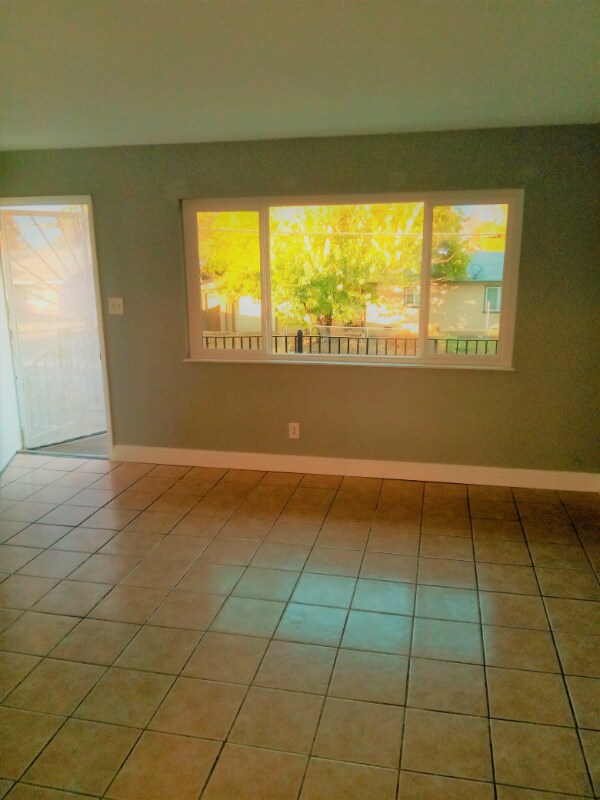 Foto del edificio - 1050 Grand Ave
