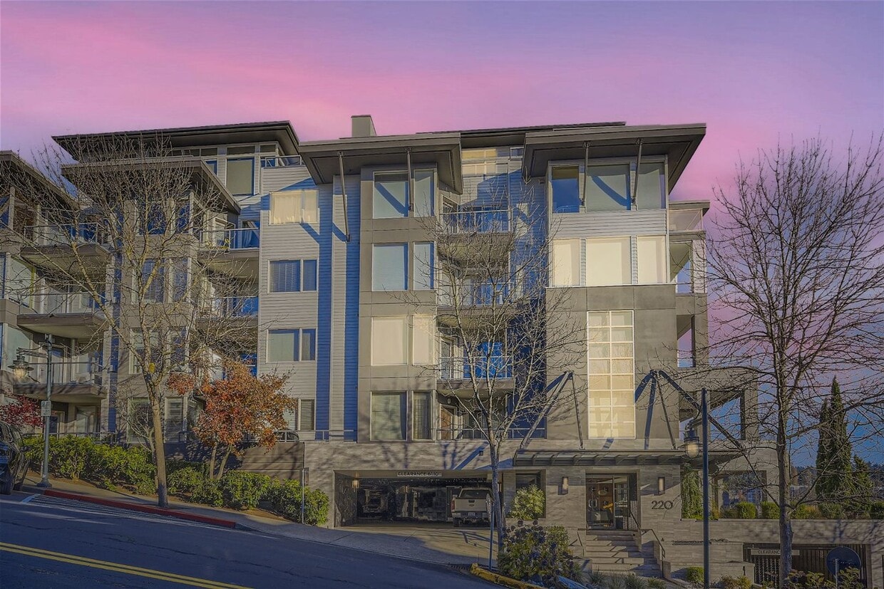Primary Photo - Penthouse with Panoramic Views in Downtown...