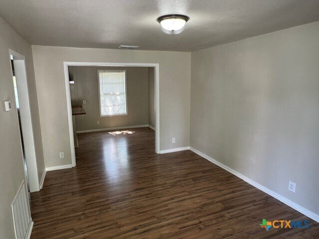 Building Photo - 428 Aguila St