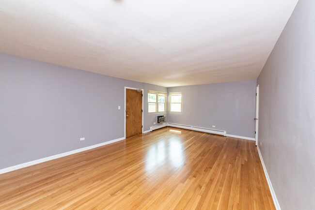 Building Photo - 335 Custer Ave