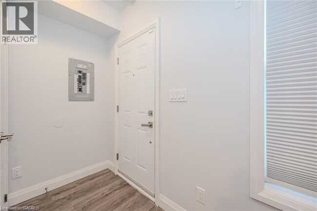 Building Photo - 74 Cathcart St