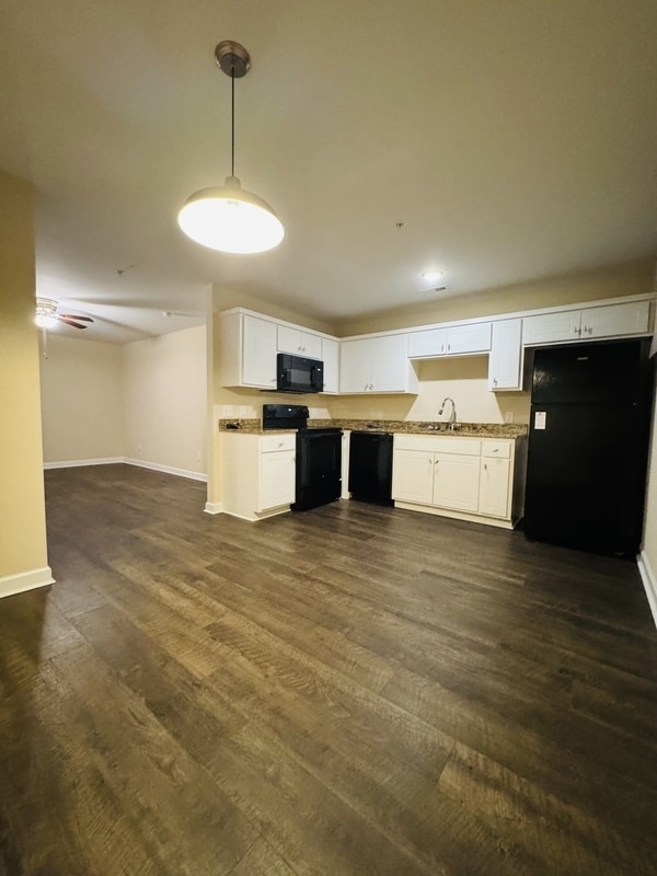 Foto del edificio - 1150 Cross Creek Cir