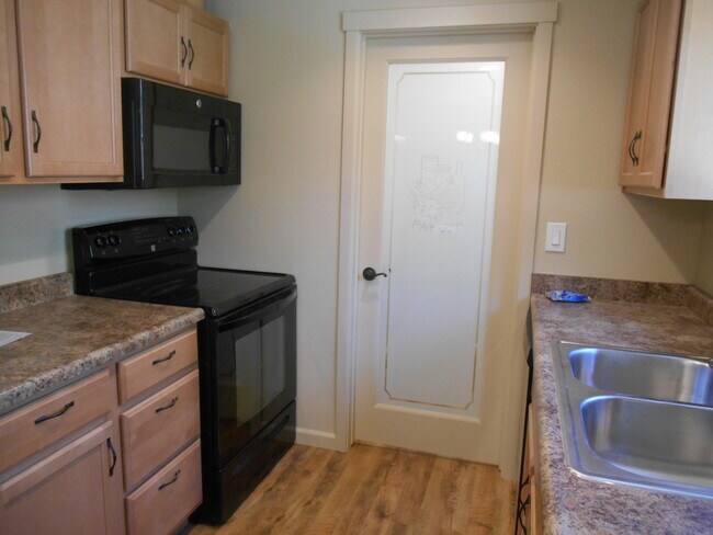 Foto del edificio - South Reno: Three Bedroom Home w/ RV Parking