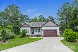 Building Photo - 102 Pinewinds Ct