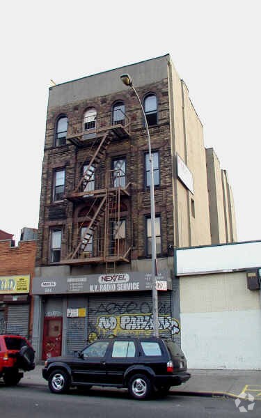 Foto principal - 684 Flushing Ave