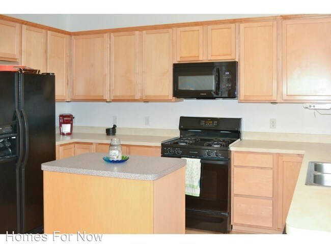 Building Photo - 11370 Goodhue St NE