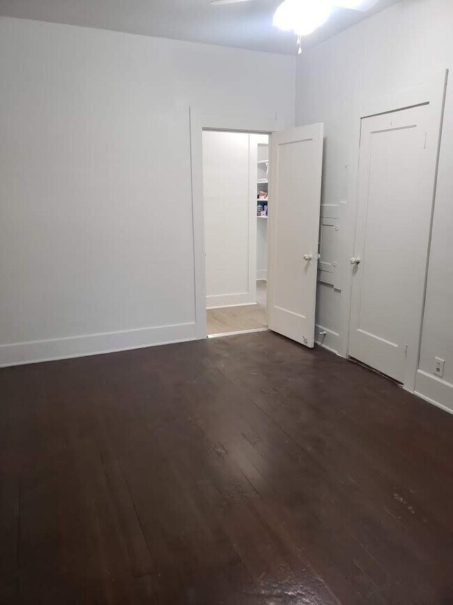 Dormitorio - 165 2nd St.