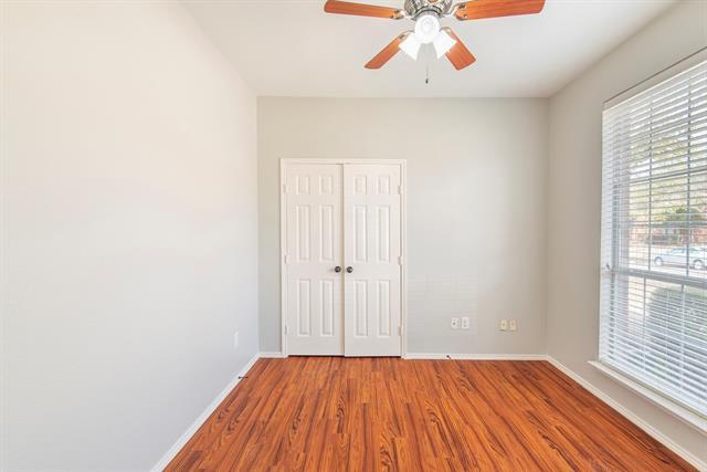 Foto del edificio - 2424 Cimmaron Dr