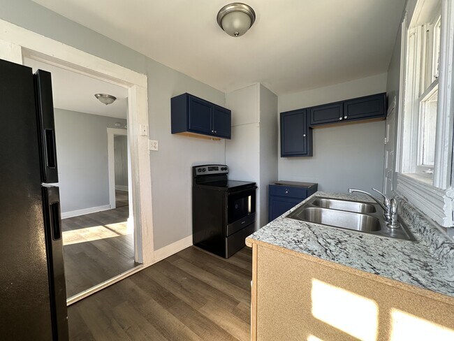 Building Photo - 5517 Sugar Ray Dr