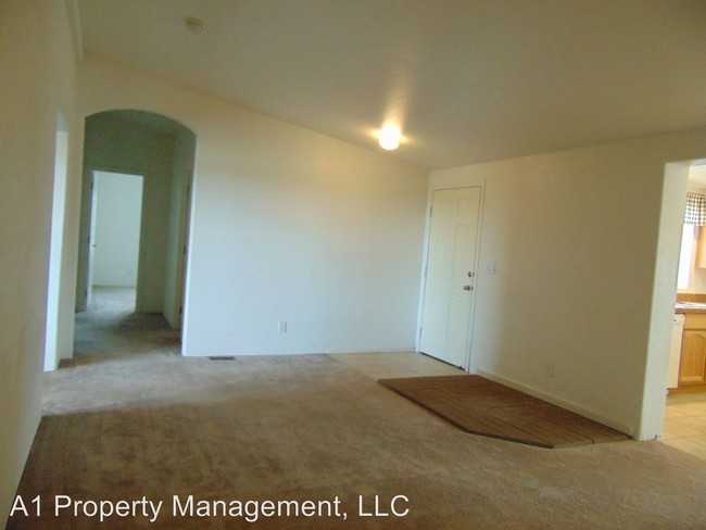 Building Photo - 3 br, 2 bath House - 6880 S. Windmill Road