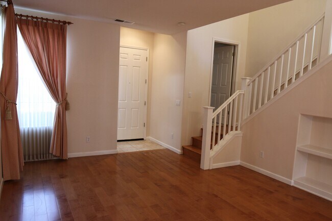 Building Photo - 3434 Glenprosen Ct