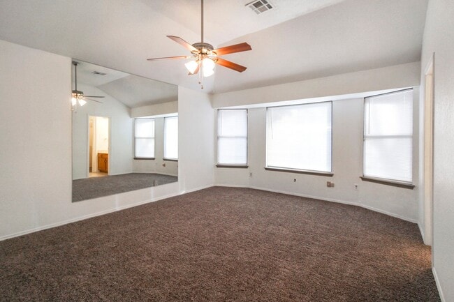 Building Photo - Great 3 Bed 2 Bath In Edmond