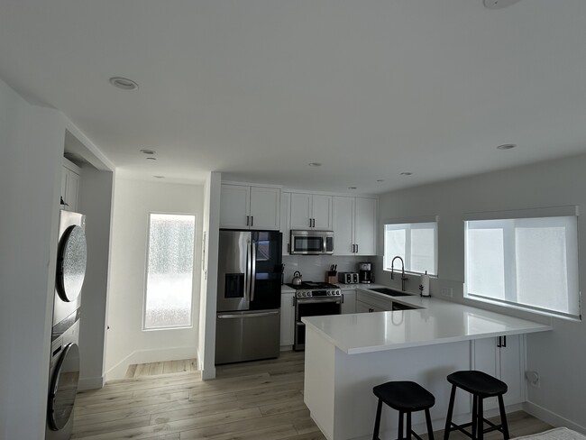 Large Kitchen Area - 211 36th Pl