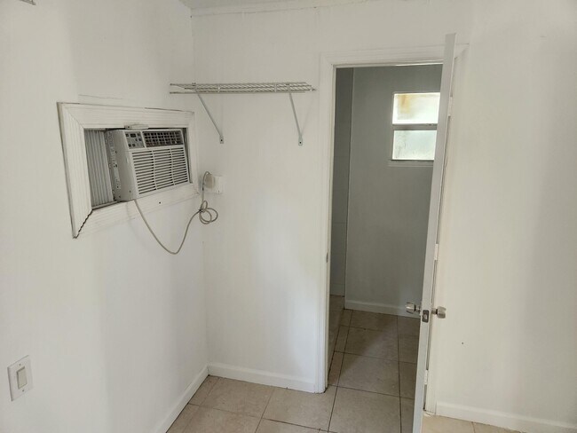 Foto del edificio - 5272 NE 17th Ave