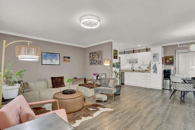 Building Photo - 279 Flanders F