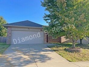Building Photo - 2499 W Cedar Creek Dr