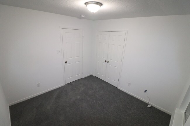 Foto del edificio - 6950 Paris St