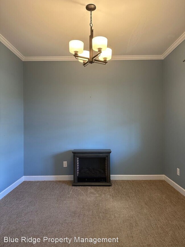 Building Photo - 4 br, 3 bath House - 707 Victoria Lee Way