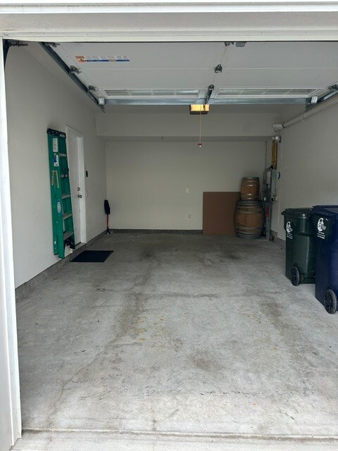 Garage - 33 Moorland Dr