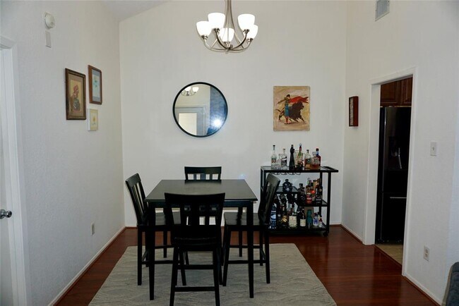 Foto del edificio - 6501 Brush Country Rd