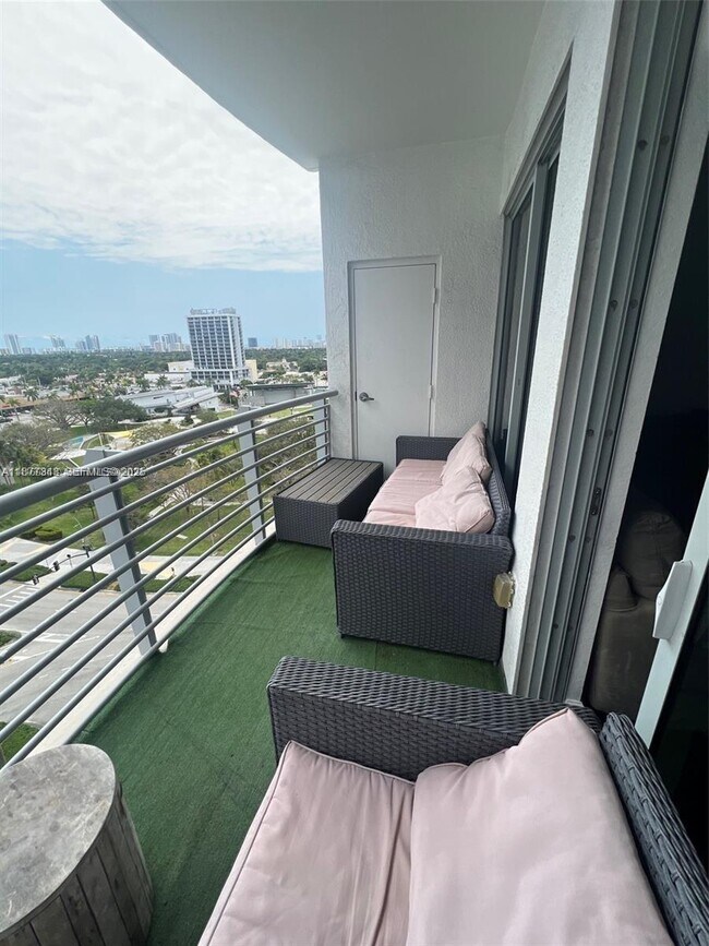 Foto del edificio - 1830 Radius Dr