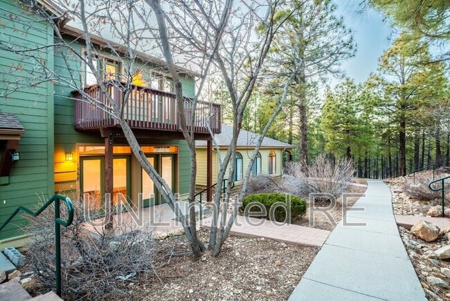 Building Photo - 1568 E Sejarez Way