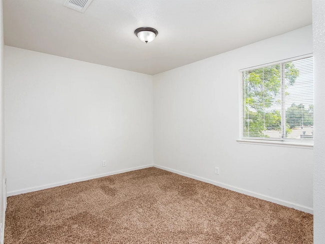 Building Photo - 701 S Encina St