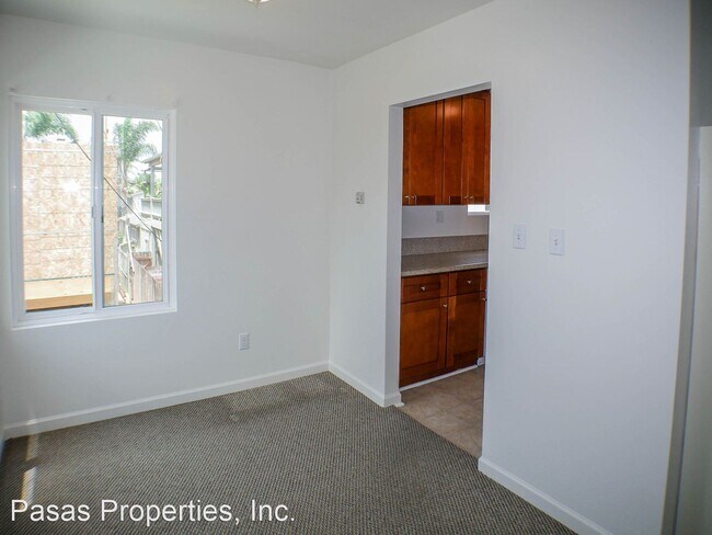Building Photo - 810-812.5-8125 Niantic Ct