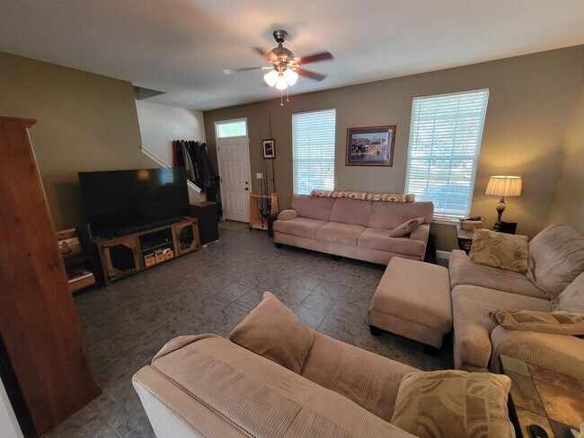 Foto del edificio - 4278 Avon Park Cir