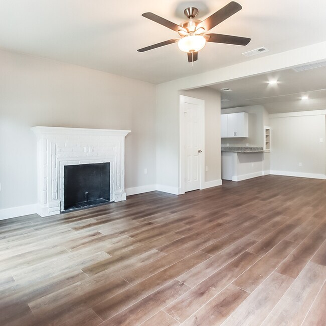Building Photo - 2626 Easter Avenue
