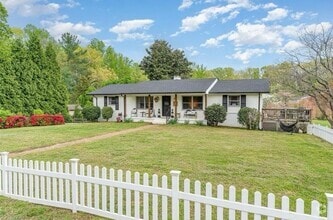Building Photo - 2606 Wexford Pl