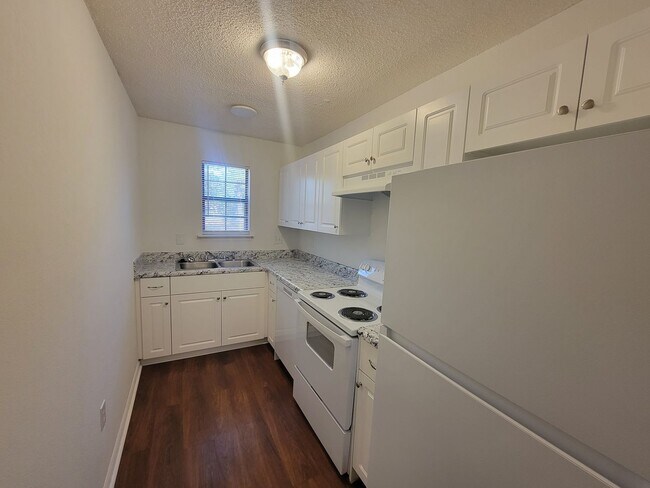 Foto del edificio - 779 Stevens Creek Rd