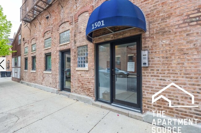 Foto del edificio - 1501 W Fullerton Ave