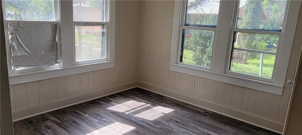 Building Photo - 211 N Garcia St