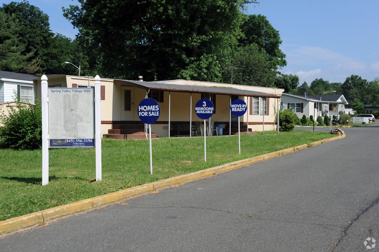Spring Valley Mobile Village Apartments in Nanuet, NY