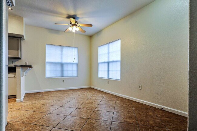 Foto del edificio - Spacious 1st floor condo in Henderson