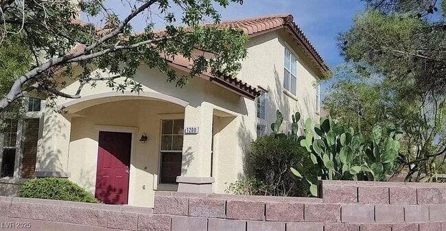 Building Photo - 1200 Valerio Ln