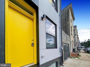 Building Photo - 2027 N 5th St