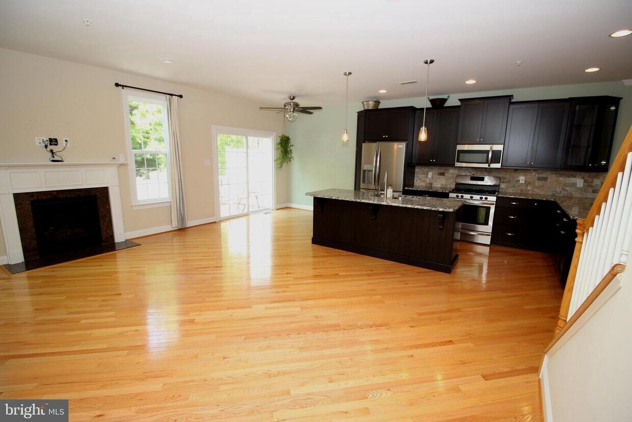 3264 Brookside Dr, Furlong, PA 18925 Townhouse for Rent in Furlong